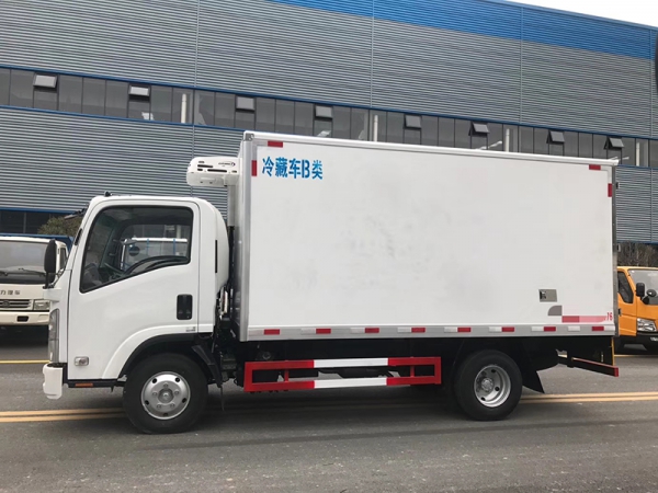 國(guó)六慶鈴五十鈴KV600冷藏車(chē)